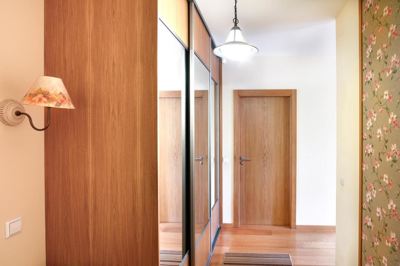 Ona'S Apartment In City Center With Private Parking Kaunas Luaran gambar